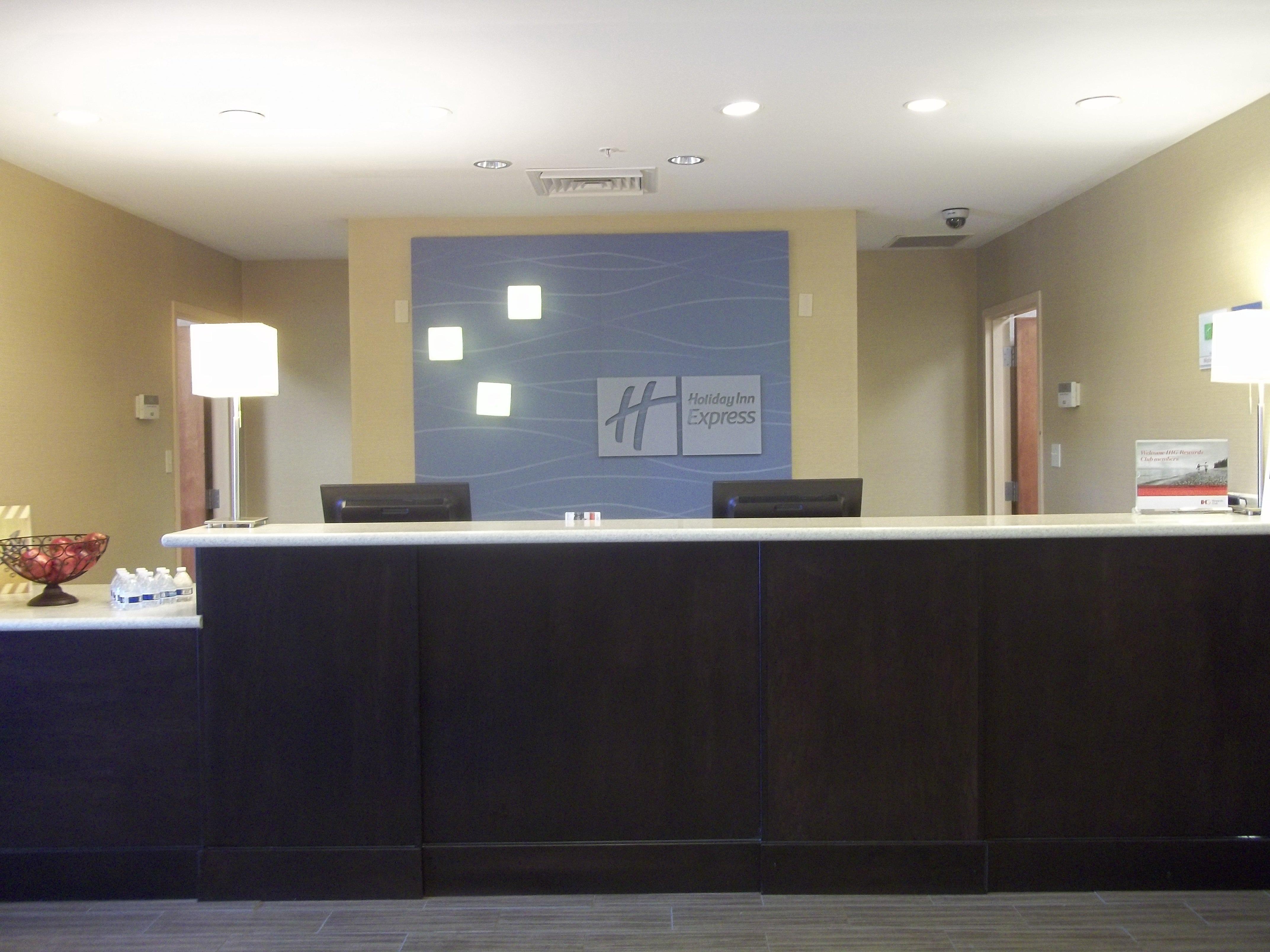 Holiday Inn Express And Suites Winchester, An Ihg Hotel Интерьер фото